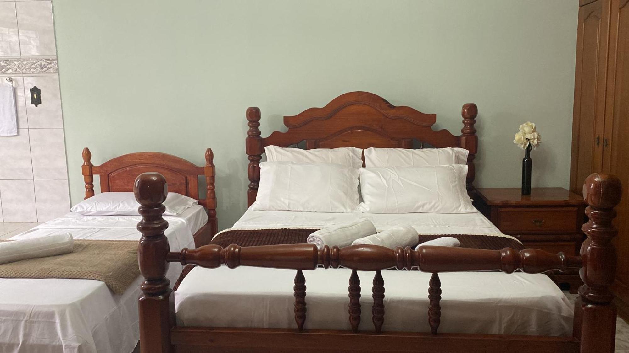 Triana Guest House فوز دو إيغواسو المظهر الخارجي الصورة